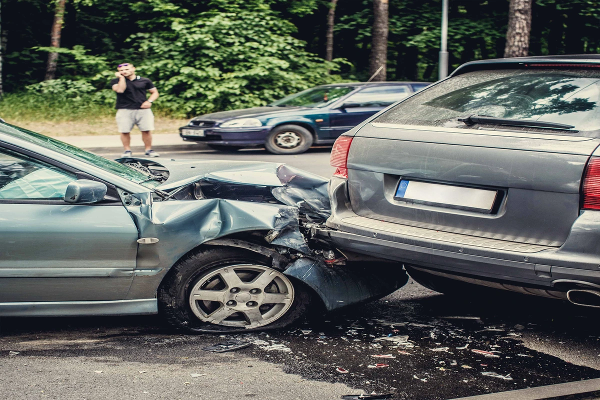 Who Is at Fault in a Multiple Car Accident? | Hunter | Everage